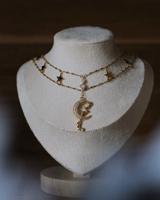 Collier doré double rang avec étoiles mobiles et pendentif lune - Le Chant des Étoiles - bijou poétique Vénys